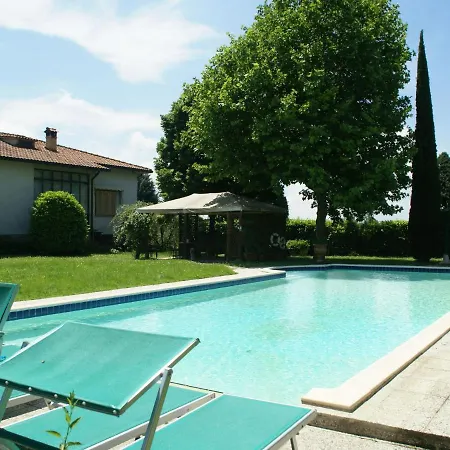 Prázdninový dům In With Pool