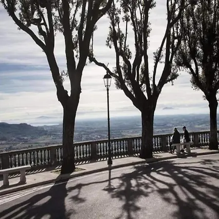 Prázdninový dům In With Pool